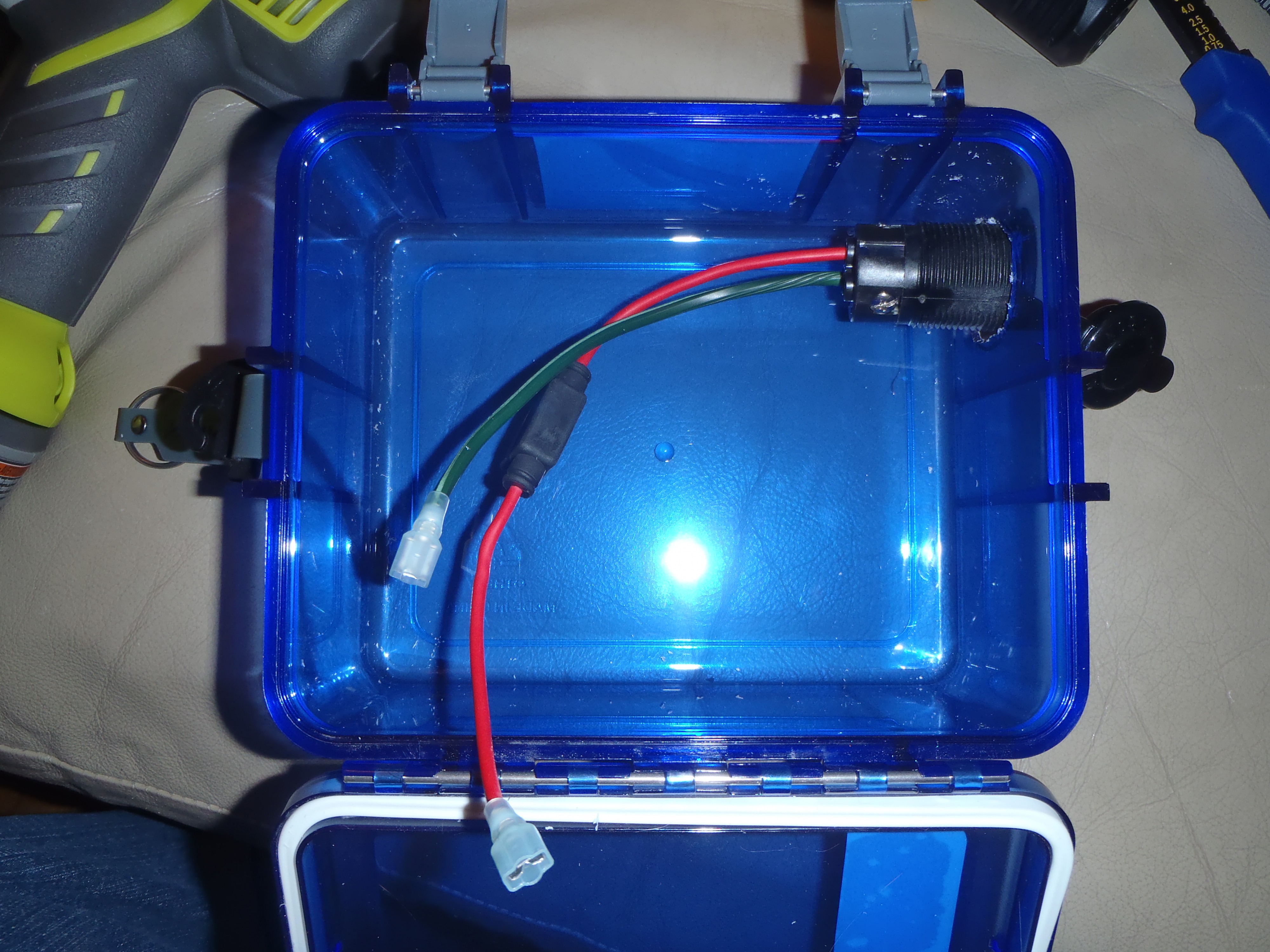 Easy to Make Battery Pack for Kayak